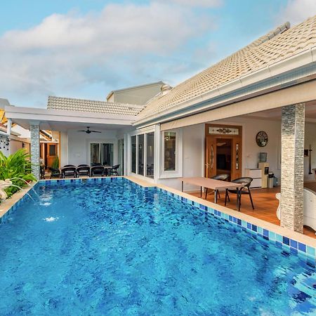 Gala Villa Pattaya Exterior photo